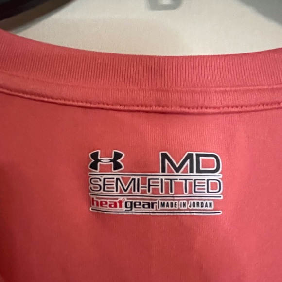 Coral Under Armor T-Shirt. Size M - Picture 2 of 3